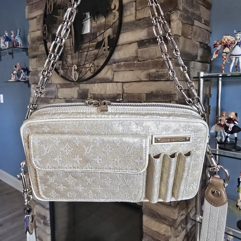 Authentic Louis Vuitton Metallic Gold Minilin Shoulder Bag Or Crossbody Bag - Picture 3 of 16